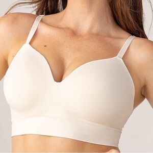 Truekind Supportive Comfort Wireless
Shaping Bra Nude/Beige  Size Large NWT
